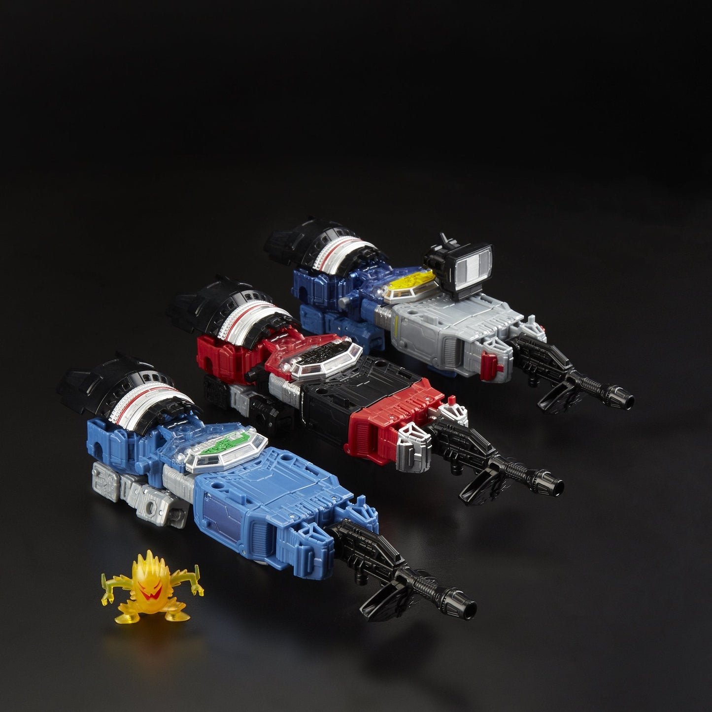 Transformers Generations War for Cybertron: Siege Deluxe Refraktor 3-Pack (G1 Toy Colors) - Exclusive