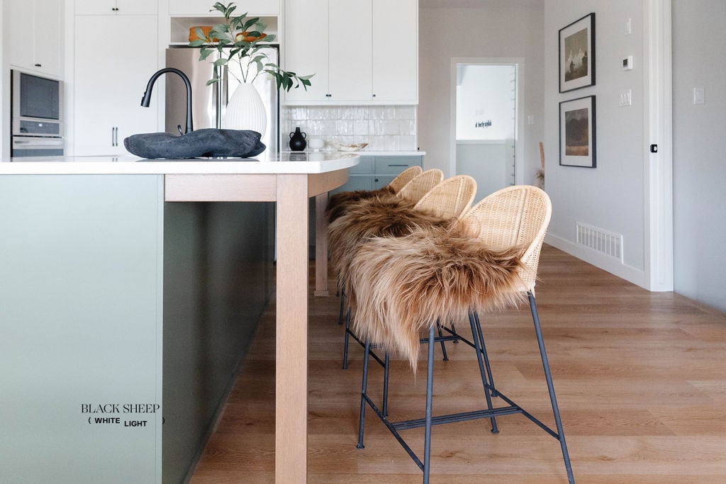 BROWN ICELANDIC SHEEPSKIN CHAIR PAD