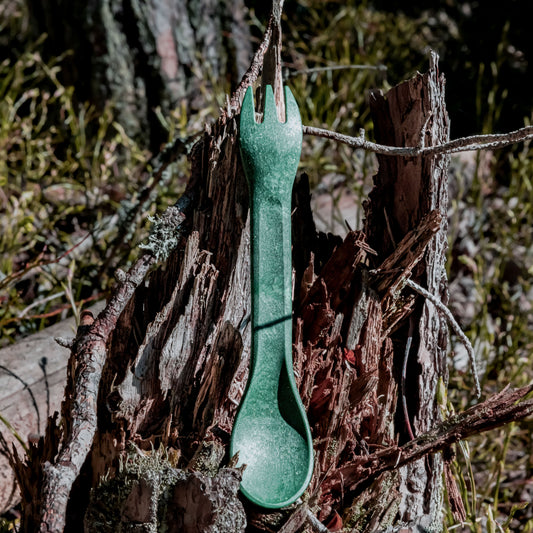 https://cdn.shopify.com/s/files/1/0813/4882/1276/files/Kupilka_cutlery_spork165_Conifer_spring_1.jpg?v=1698743611
