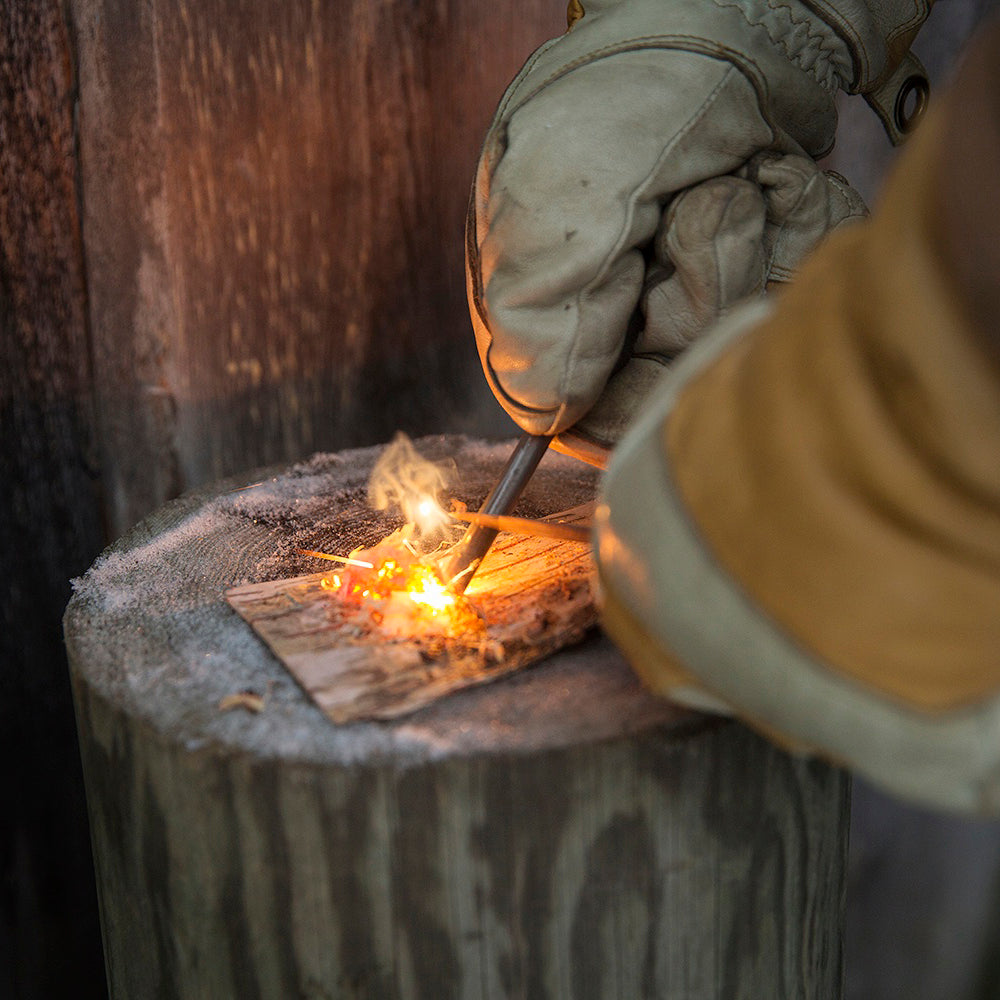https://kupilka.fi/cdn/shop/files/Kupilka_firesteel_8_glove_4.jpg