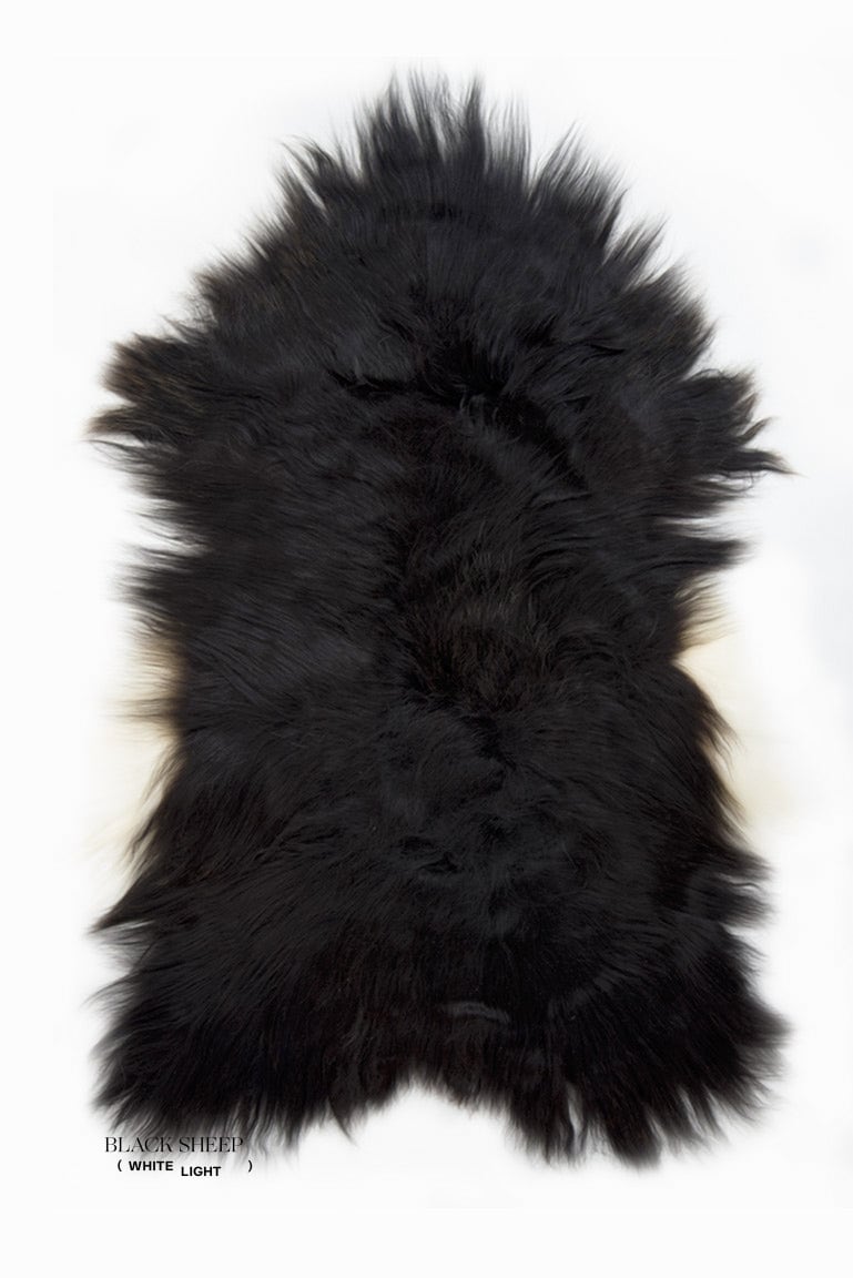 Spotted Icelandic Sheepskin | Maximal