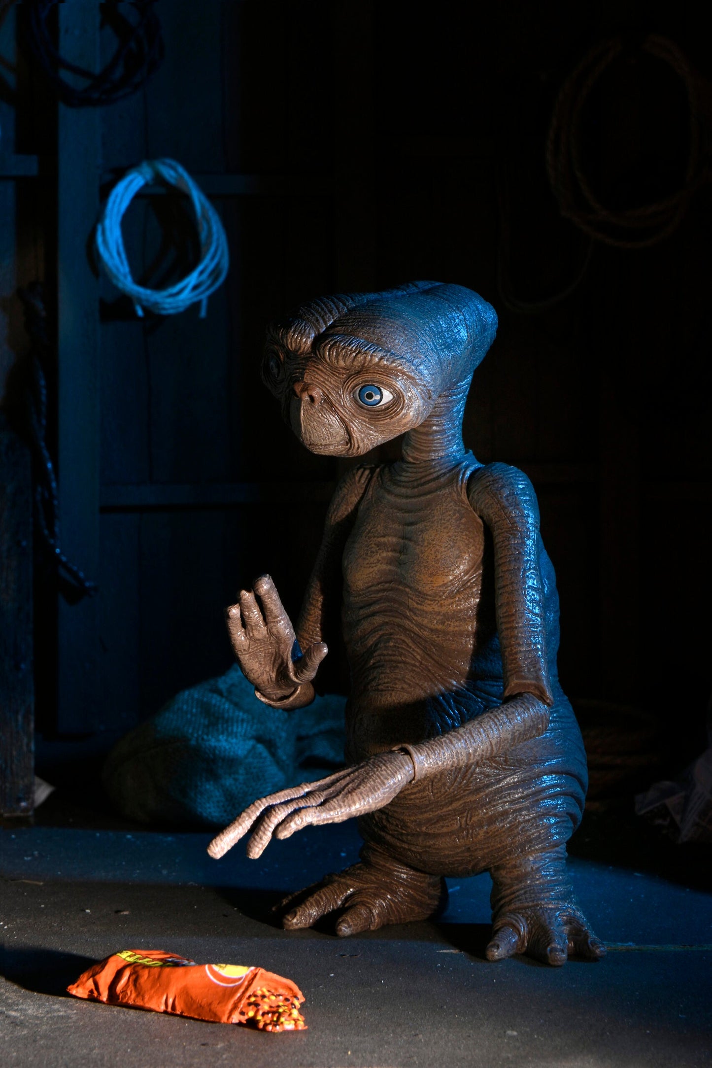 NECA 40th Anniversary Ultimate E.T. (substandard packaging)