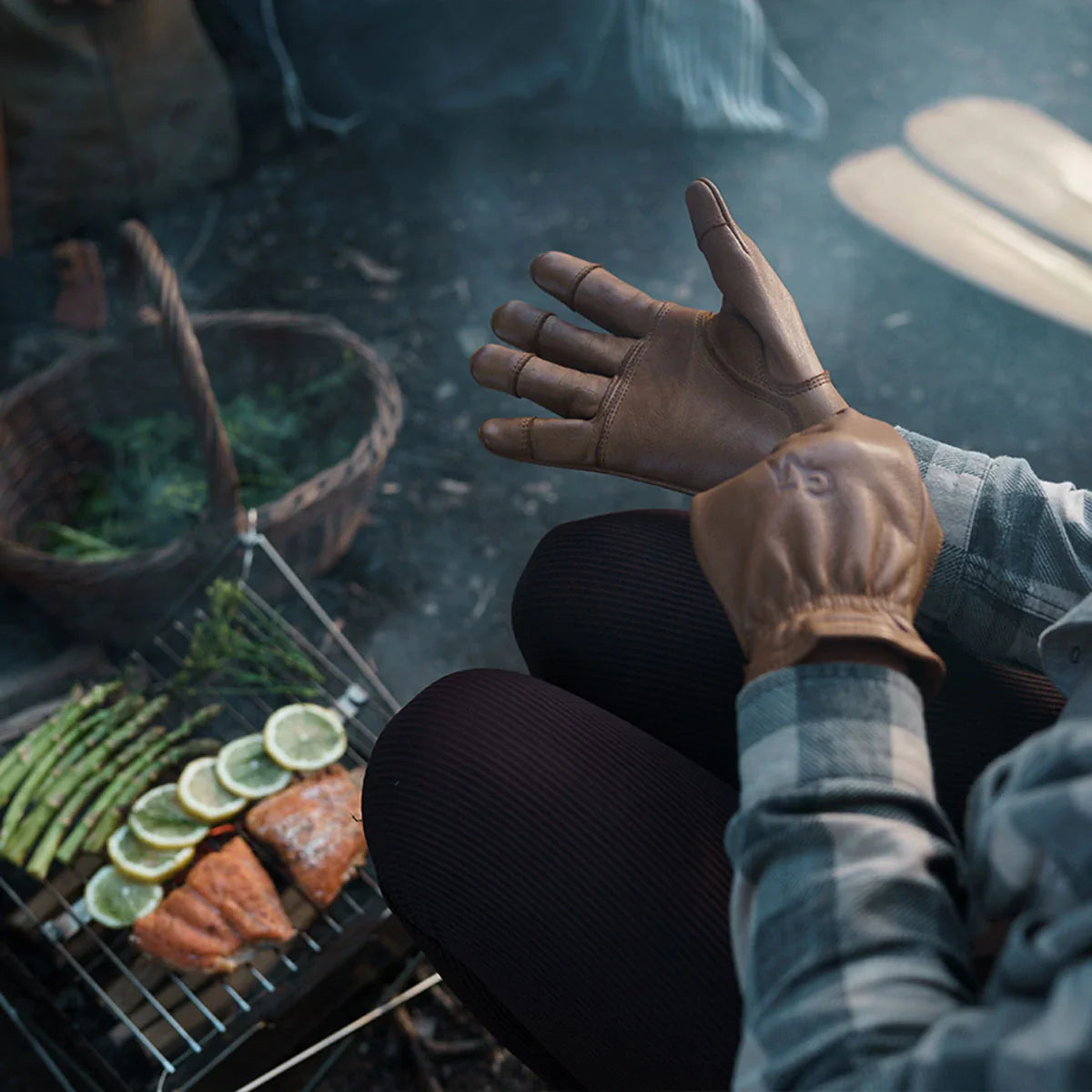 Wolf & Grizzly Wilderness Gloves