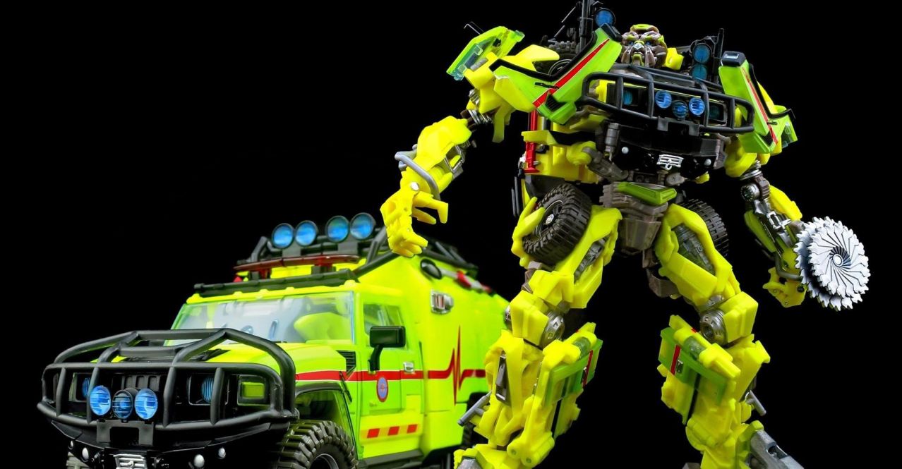 Transformers Movie Masterpiece Series: MPM-11 Autobot Ratchet Collector Figure - R Exclusive