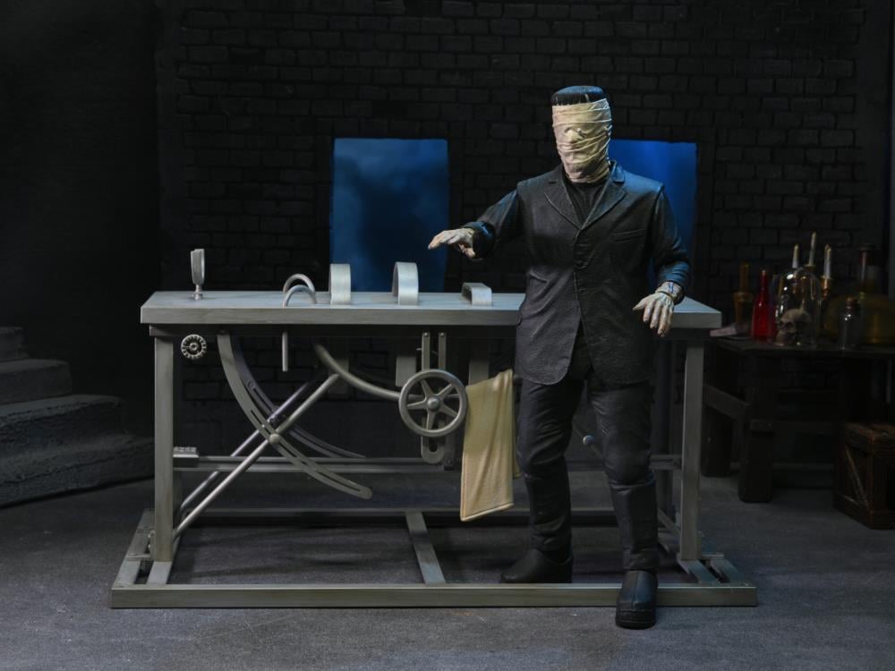 Universal Monsters Frankenstein Accessory Set