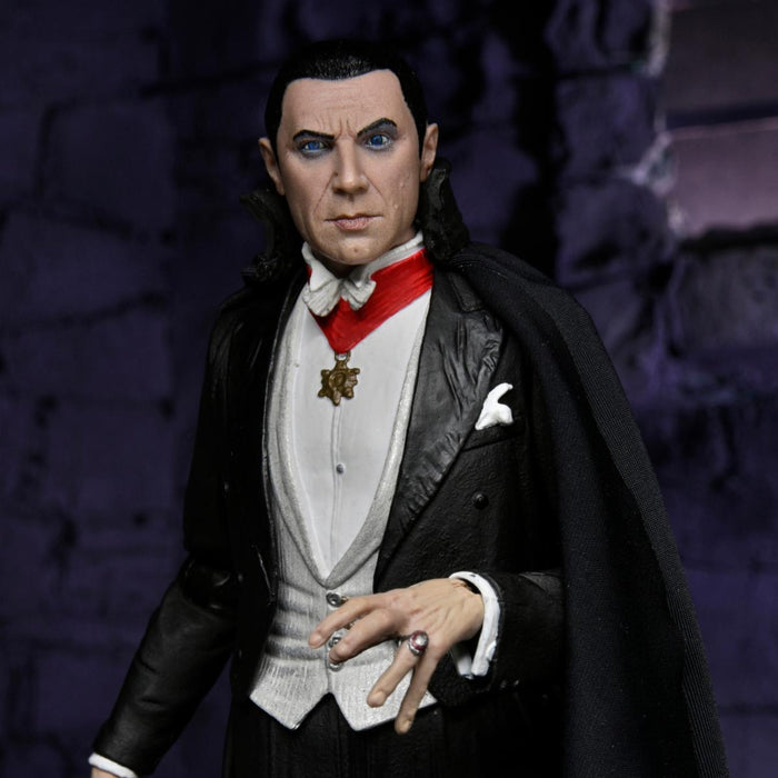 Universal Monsters – 7" Scale Action Figure - Ultimate Dracula - Transylvania