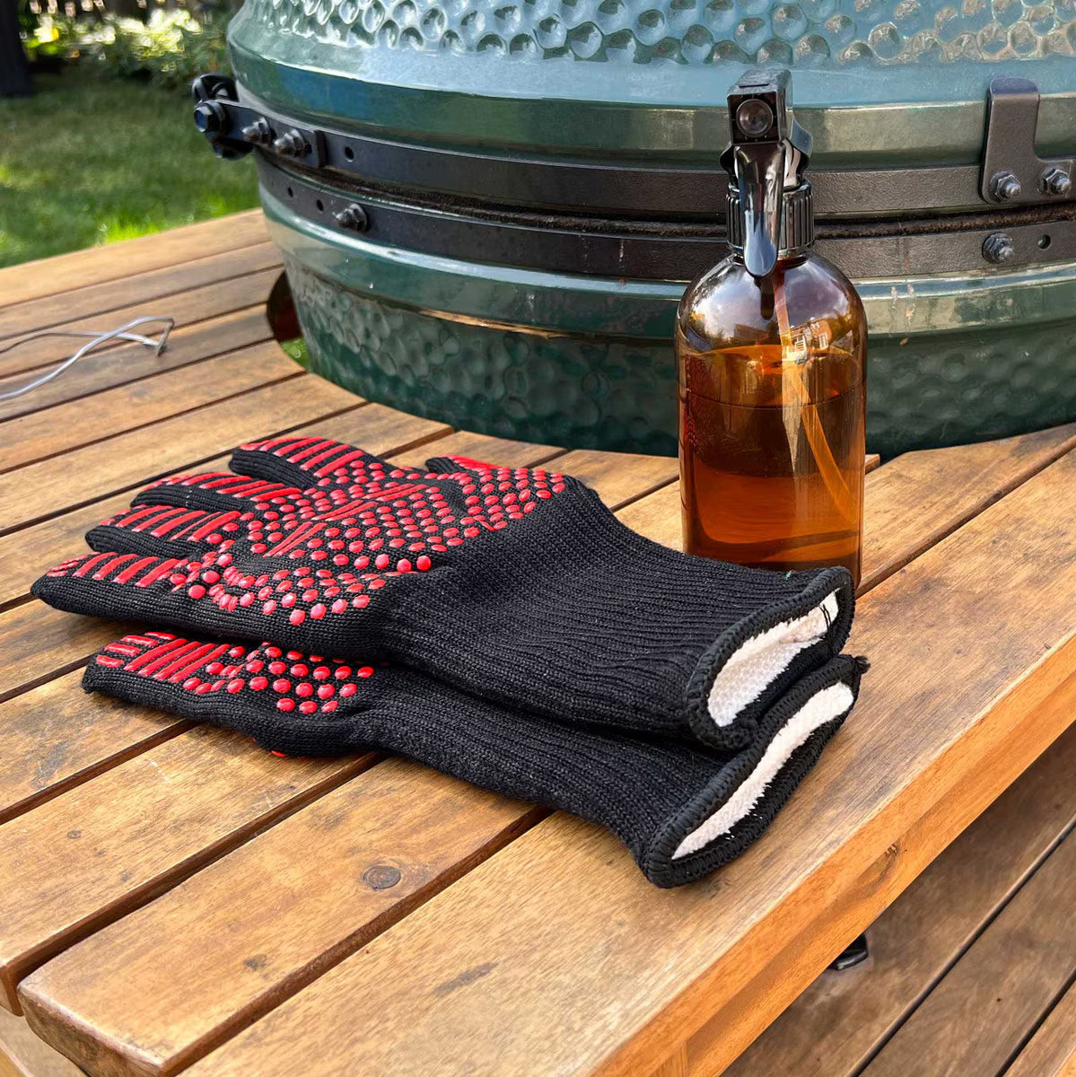 TableCraft Black & Red Grilling Gloves, Set of 2