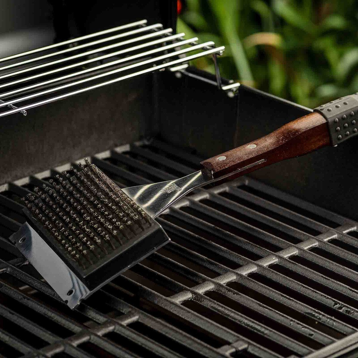 TableCraft Wooden Handle Wide Grill Brush with Black Soft Grip