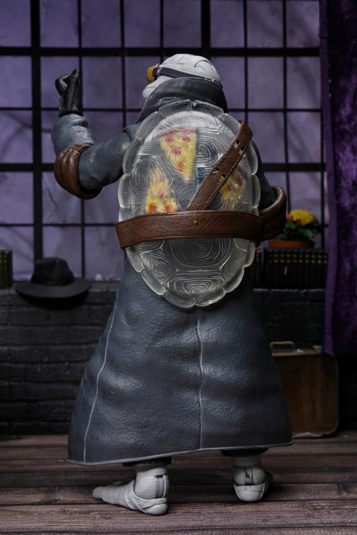 Neca - Universal Monsters x Teenage Mutant Ninja Turtles - Ultimate Donatello as The Invisible Man