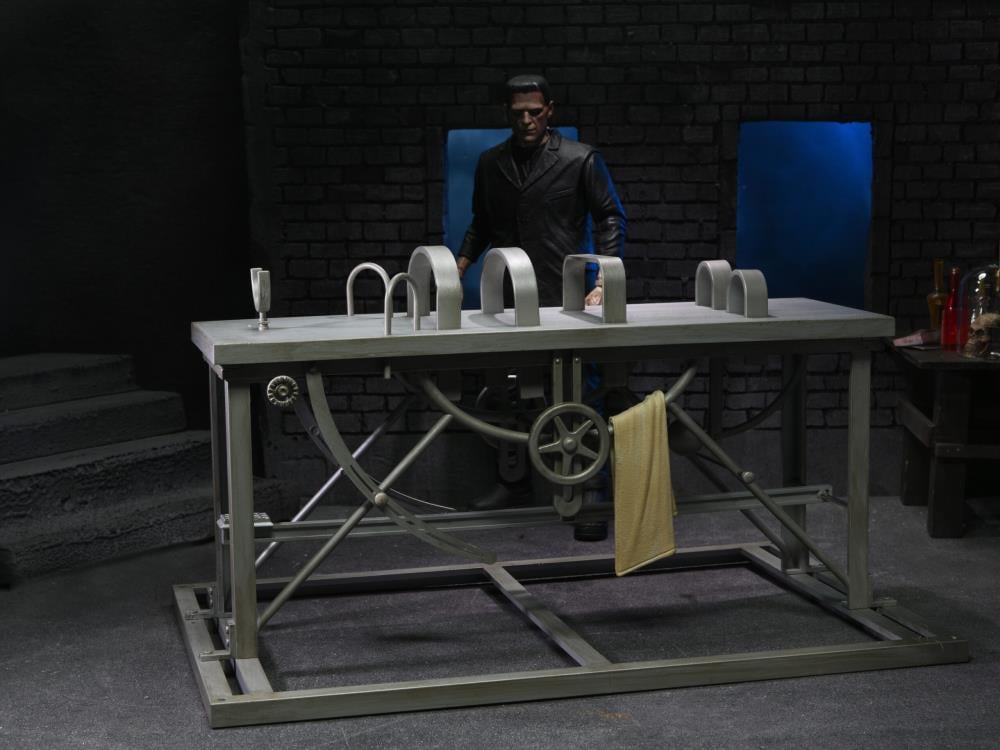 Universal Monsters Frankenstein Accessory Set