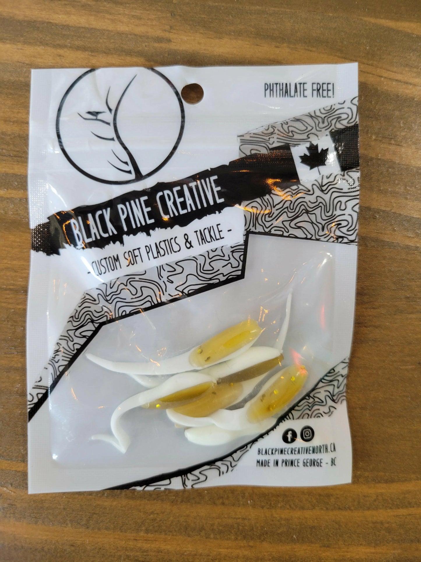 🍁Black Pine Creative 1-1/2" Basic Minnow 6/pk