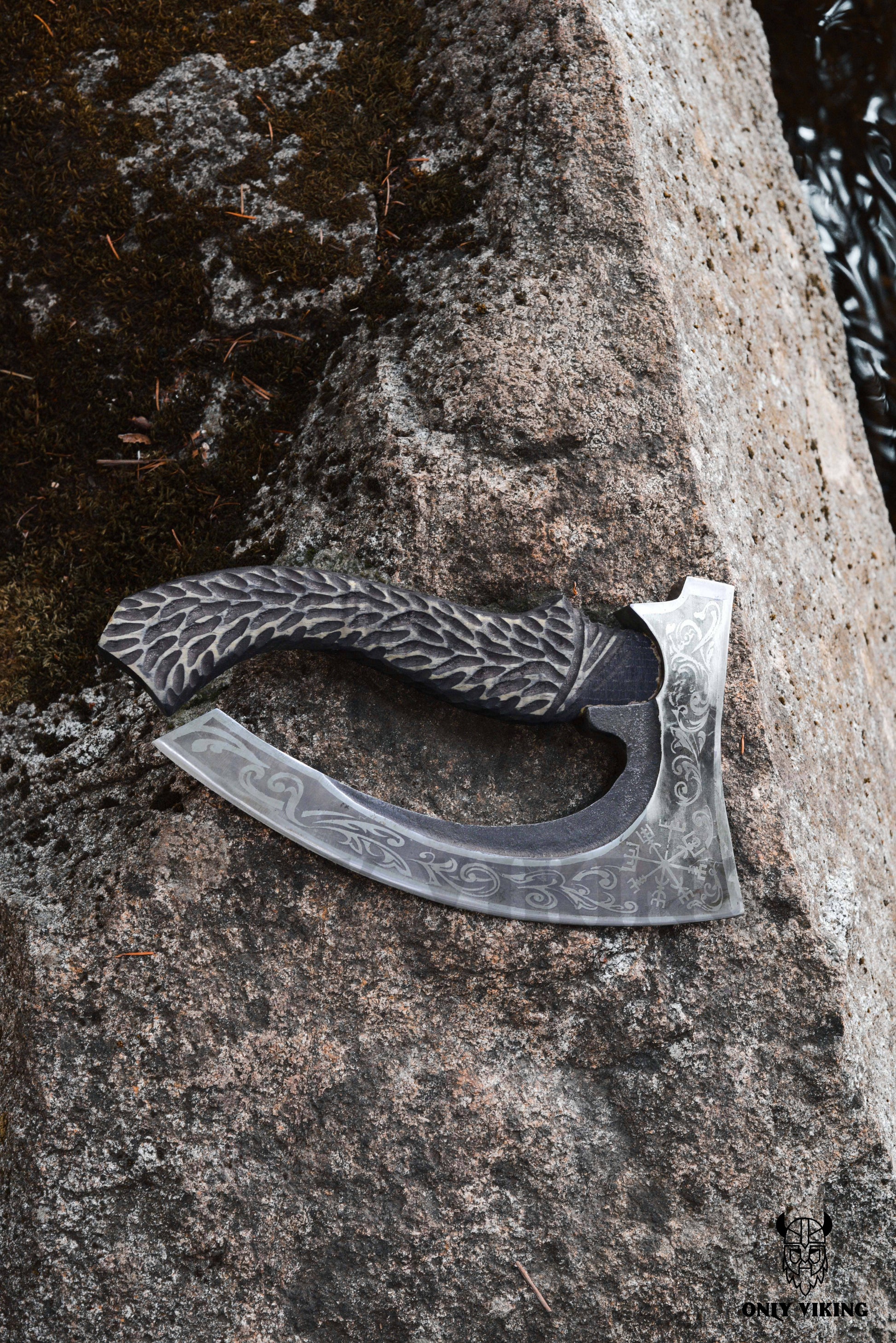 Pizza Cutter Axe & Leather Axe Sheath | OnlyViking
