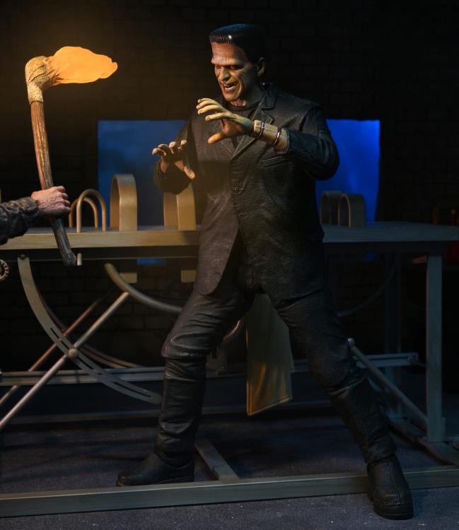 Universal Monsters Frankenstein Accessory Set