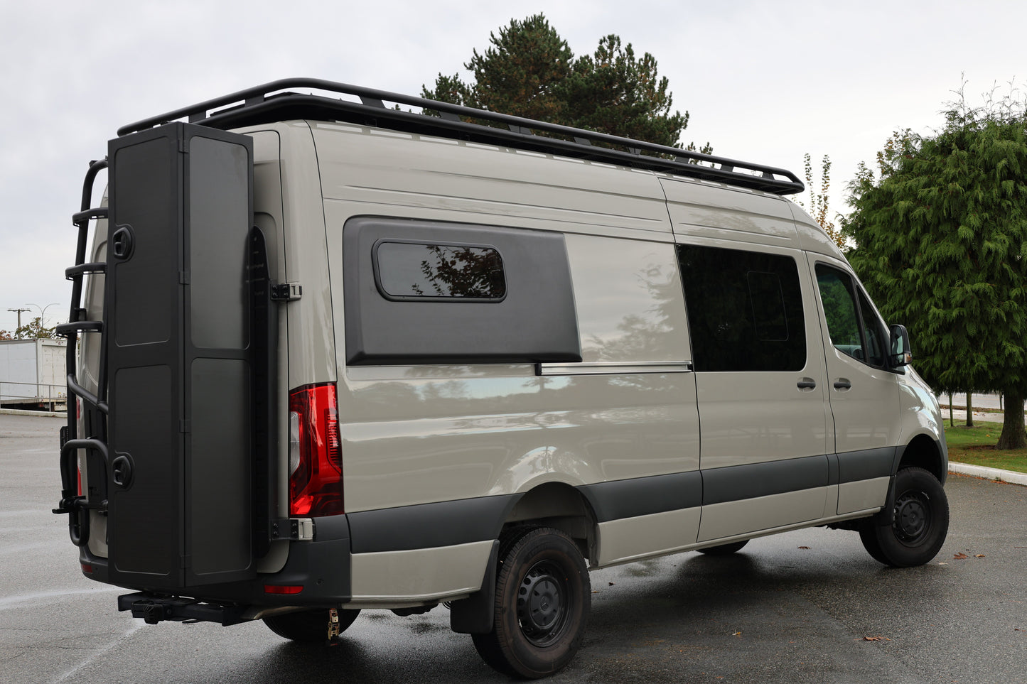 Trenta Carbon Fiber Camper Van Ski & Multisport Storage Box