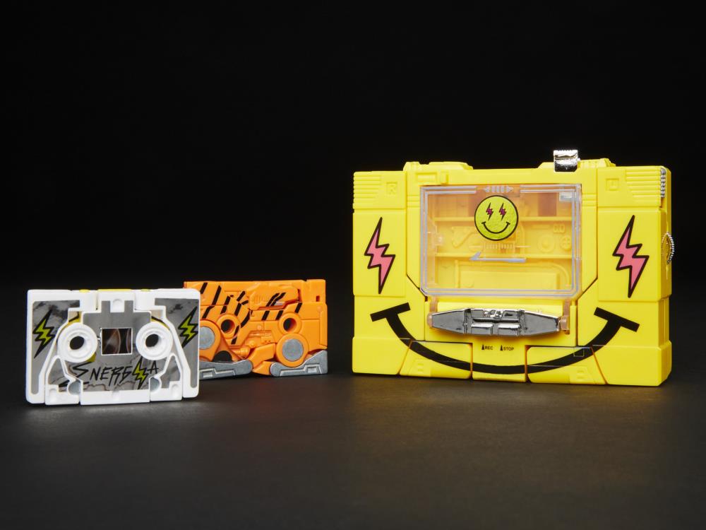 Transformers x J. Balvin Voyager J. Balvitron Exclusive Figure
