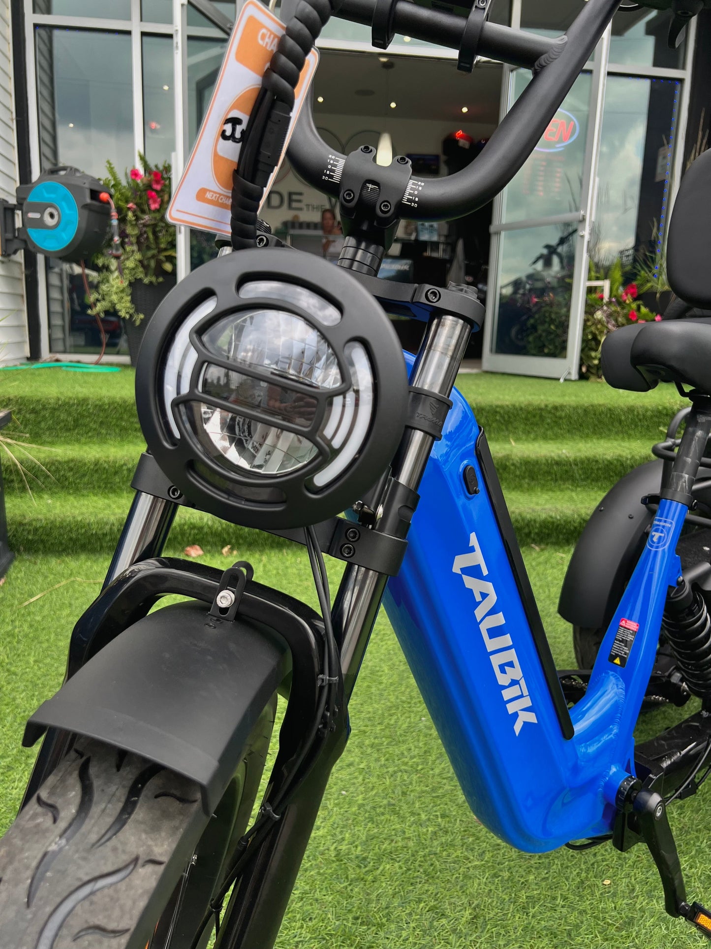 2025 Taubik PIVOT Electric Trike