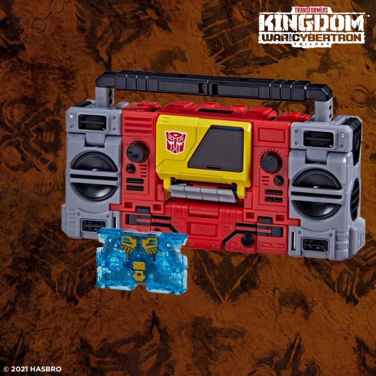 Transformers War for Cybertron: Kingdom Voyager Blaster