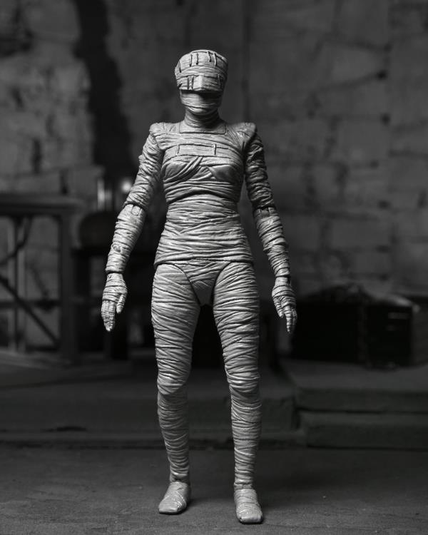 Universal Monsters Ultimate Bride of Frankenstein (Black & White)