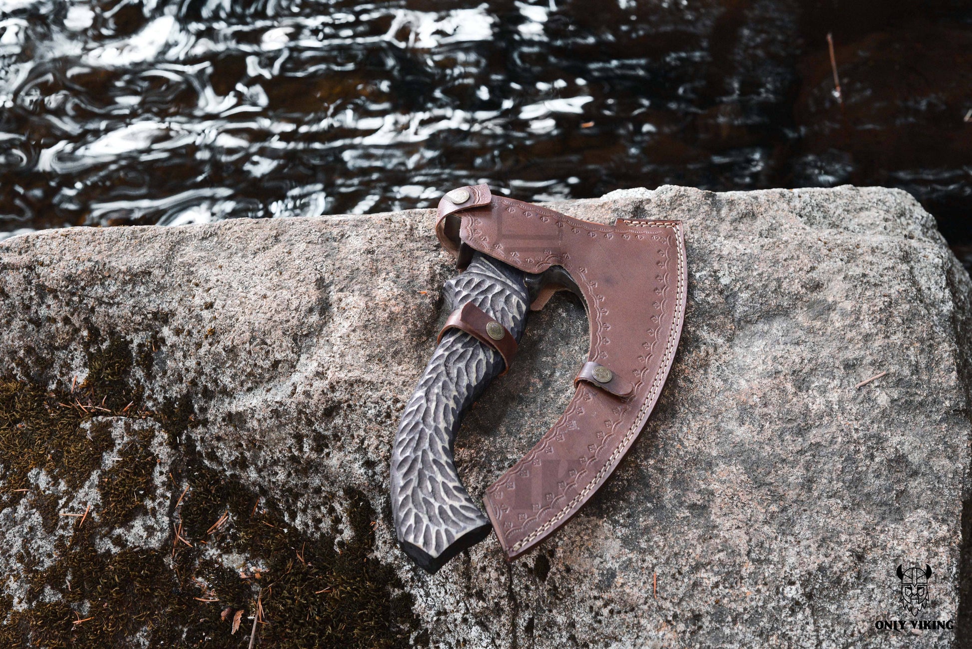 Pizza Cutter Axe & Leather Axe Sheath | OnlyViking