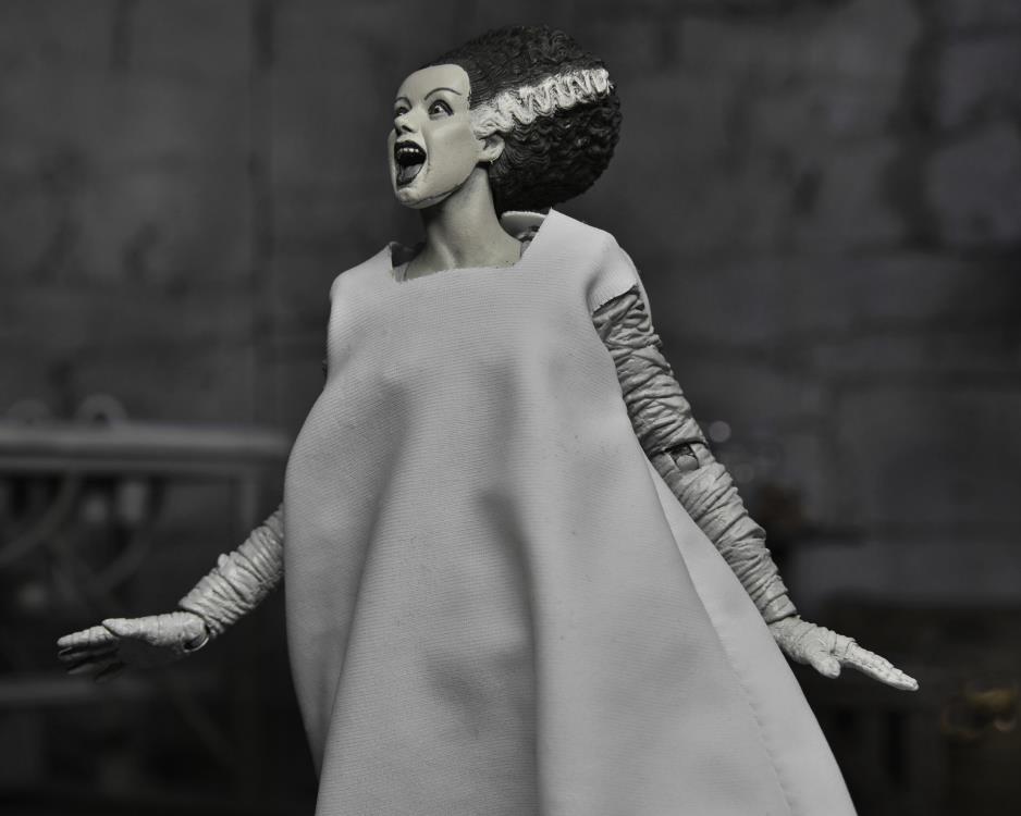 Universal Monsters Ultimate Bride of Frankenstein (Black & White)