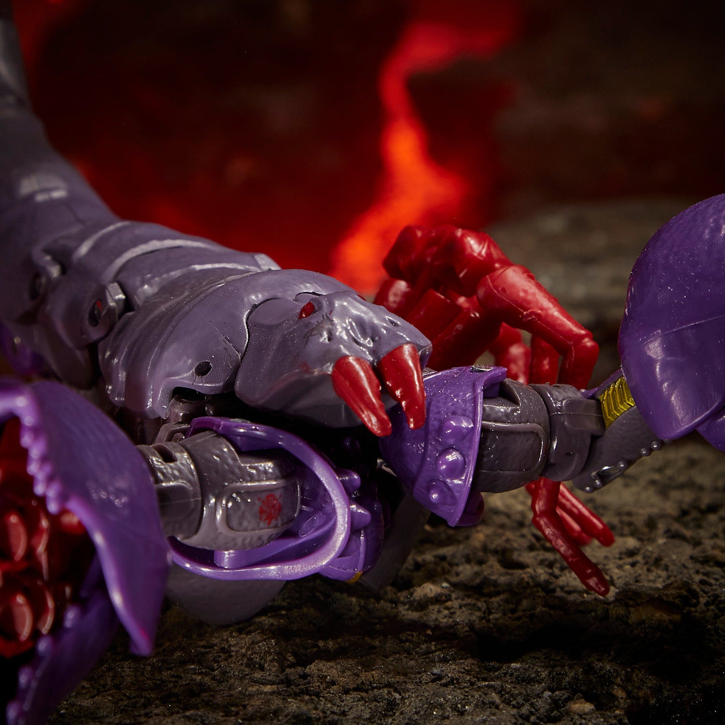 Transformers Toys Generations War for Cybertron: Kingdom Deluxe WFC-K23 Predacon Scorponok