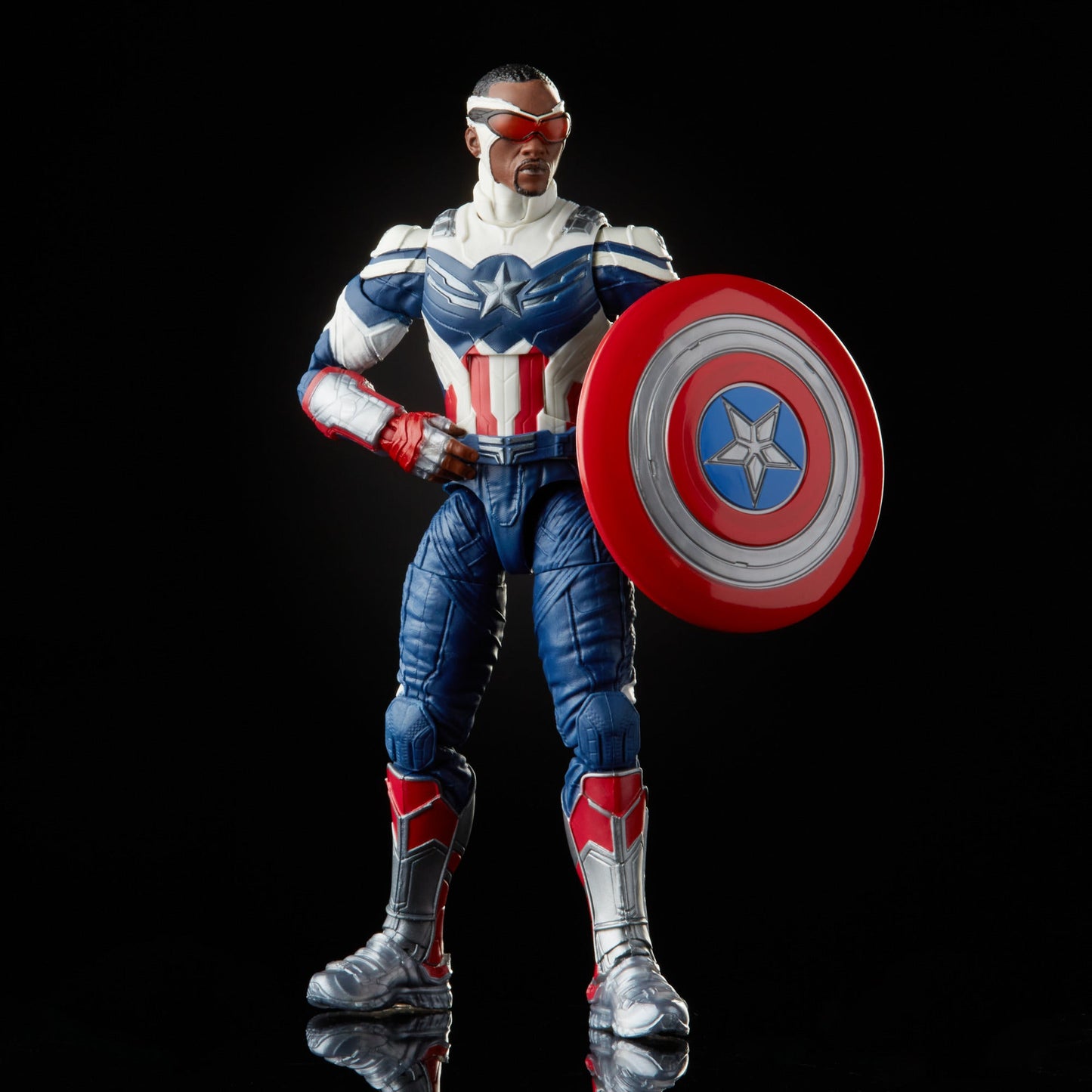 Hasbro Marvel Legends Series Avengers 6-inch Captain America: Sam Wilson