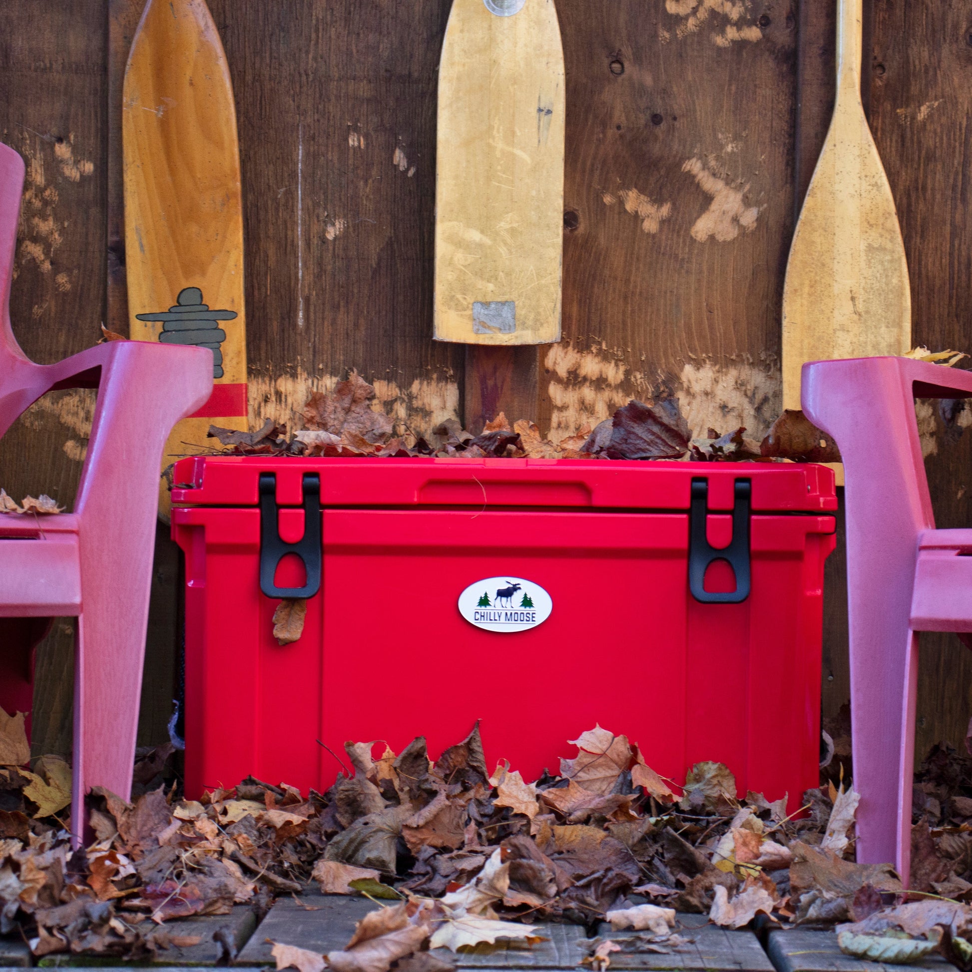 https://cdn.shopify.com/s/files/1/0089/6217/9169/files/55L_Canoe_Red_-_Autumn_cottage_closeup.jpg?v=1757008673