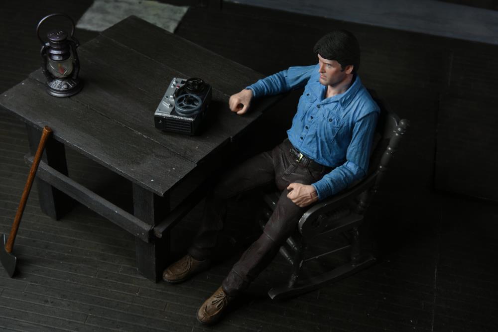 The Evil Dead 40th Anniversary Ultimate Ash Williams Figure (substandard packaging)