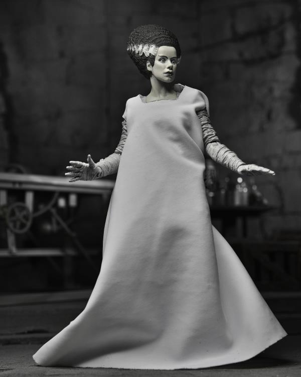Universal Monsters Ultimate Bride of Frankenstein (Black & White)