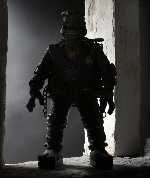 Universal Monsters x Teenage Mutant Ninja Turtles Ultimate Raphael as Frankenstein's Monster ( substanard packaging)