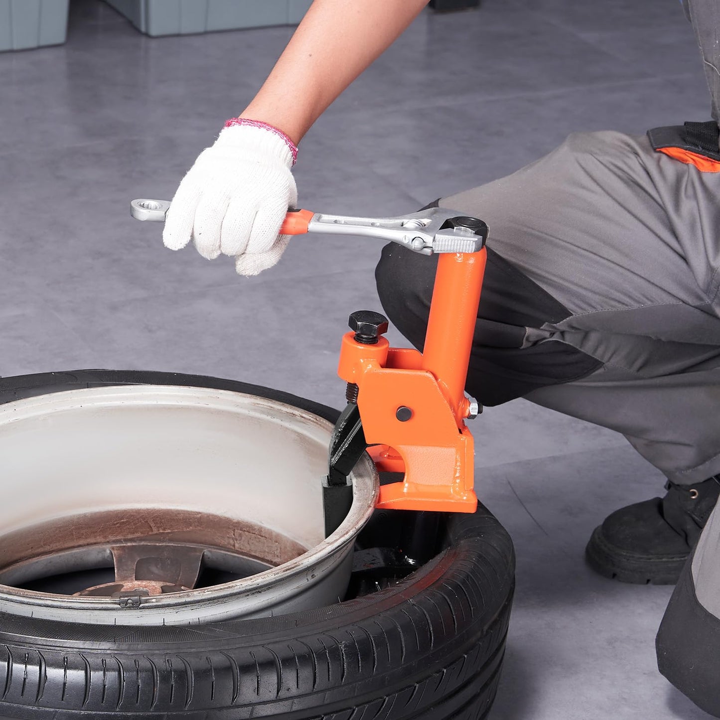 VEVOR Manual Tire Bead Breaker, 38"-42" Tires Changer Tool with Rubber Pad, Protect Aluminum Alloy Hubs, Easy-Operated Tire Repair Tool for ATVs/UTVs, Tractors, Trucks, Cars, Heavy Duty Tires 🍁 All In One Marketplace Canada