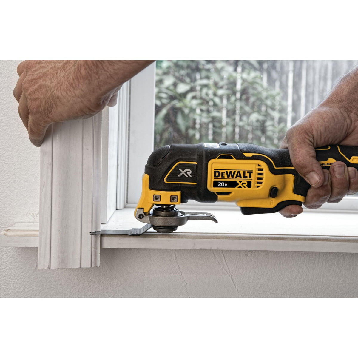 DEWALT 20V Max XR Oscillating Multi-Tool, Variable Speed, Tool Only (DCS356B) 🍁 All In One Marketplace Canada