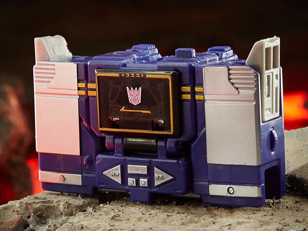 Transformers War for Cybertron: Kingdom Core Soundwave
