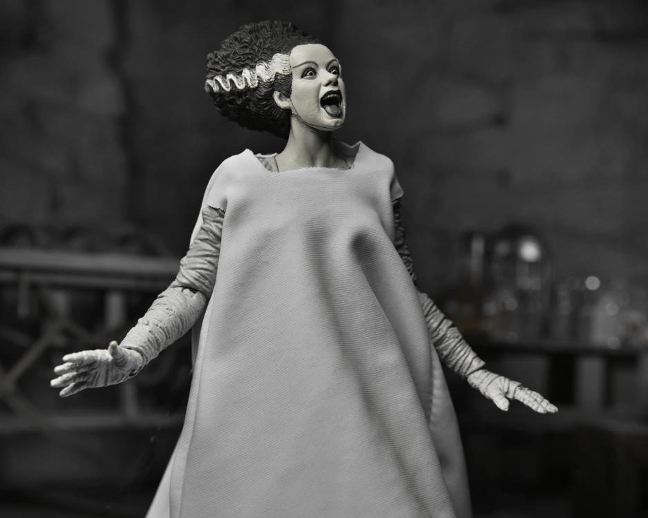 Universal Monsters Ultimate Bride of Frankenstein (Black & White)