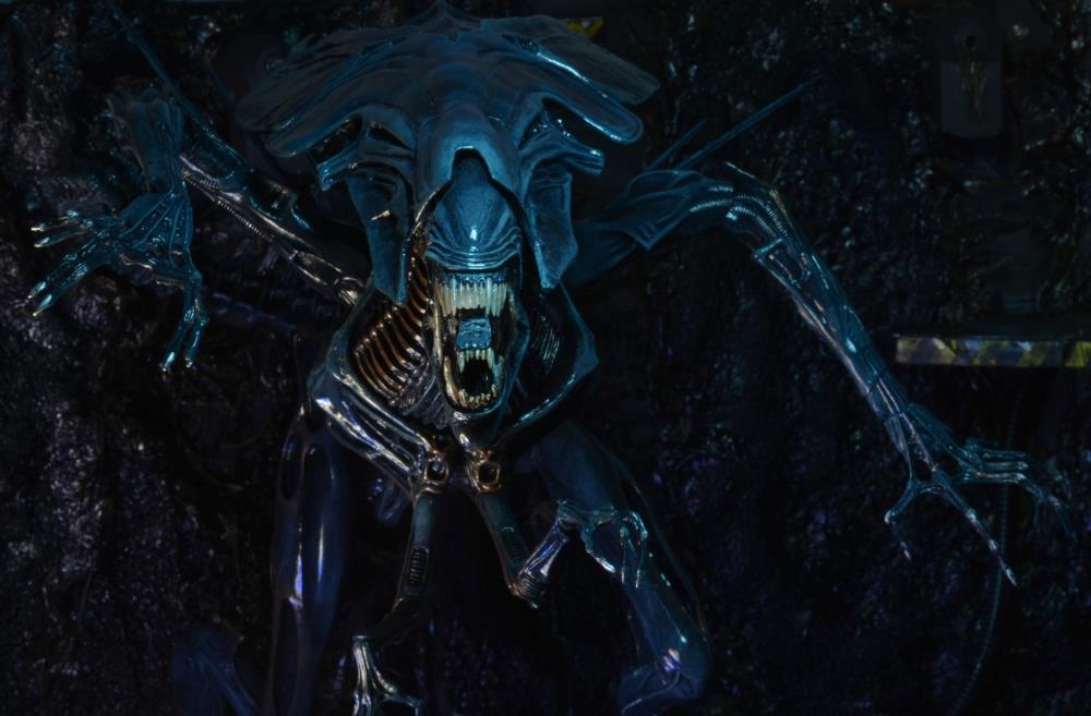 Aliens Xenomorph Queen Deluxe Action Figure