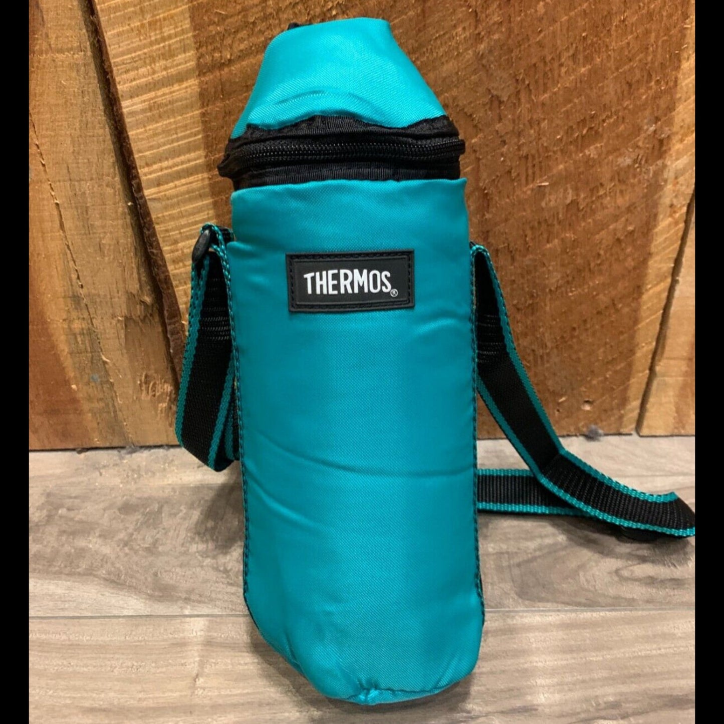 Thermos Sport Bottle Soft Cooler Bag with Easy Sip / Pour Port