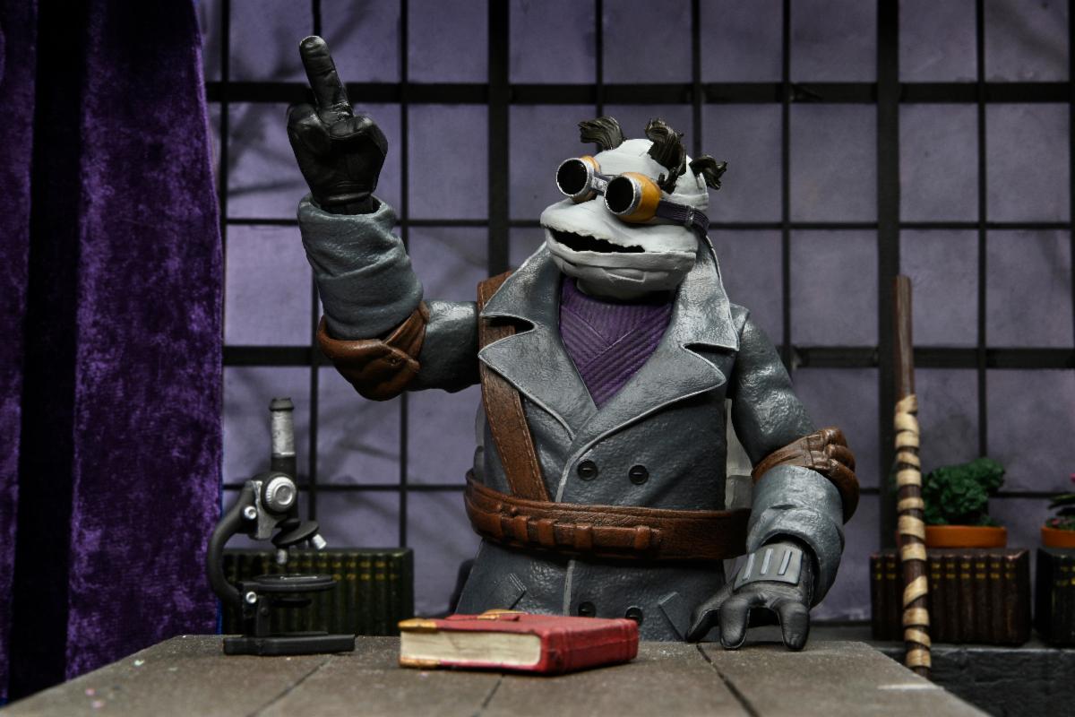 Neca - Universal Monsters x Teenage Mutant Ninja Turtles - Ultimate Donatello as The Invisible Man