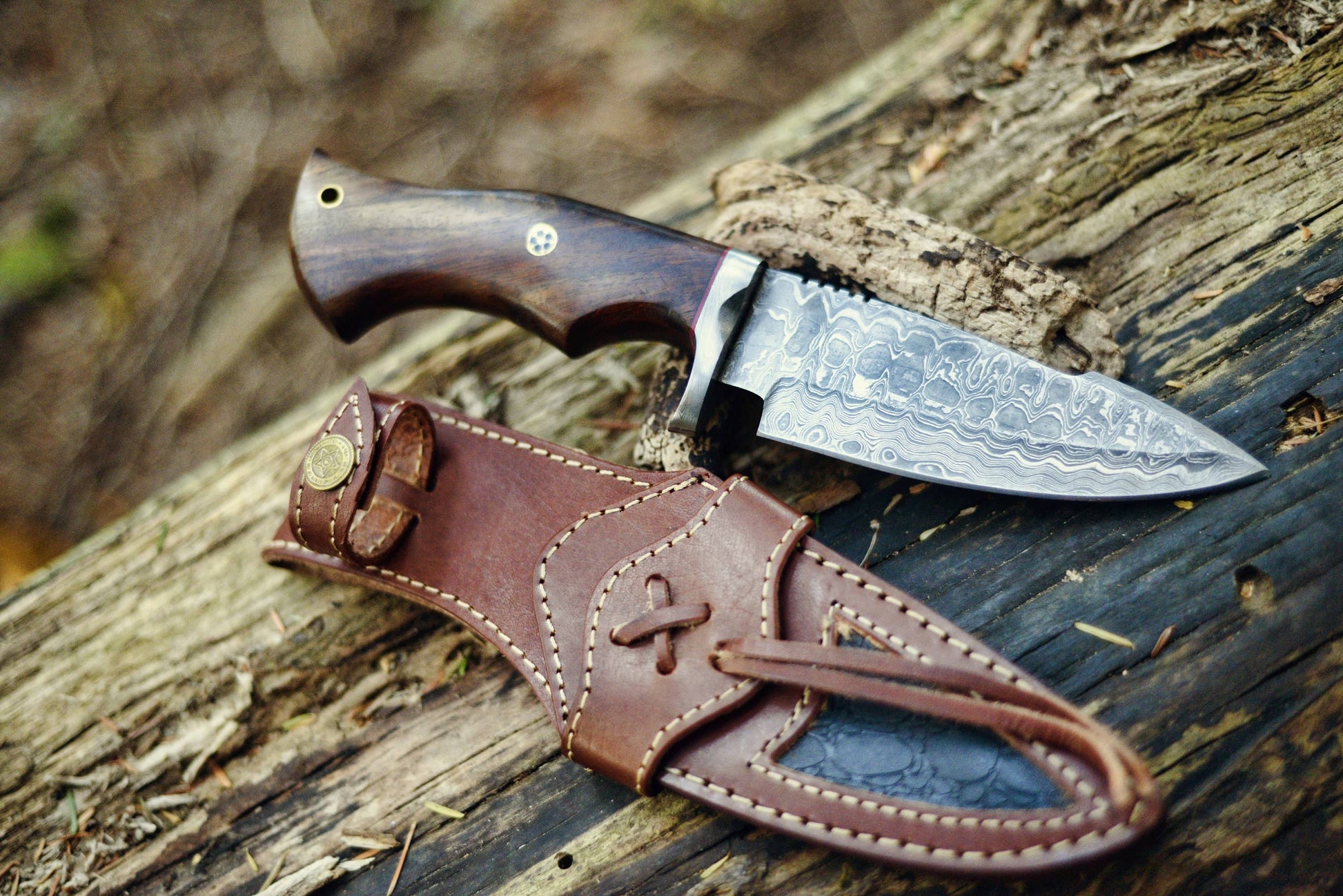 Damascus Knife - Premium Quality Hunting And Camping