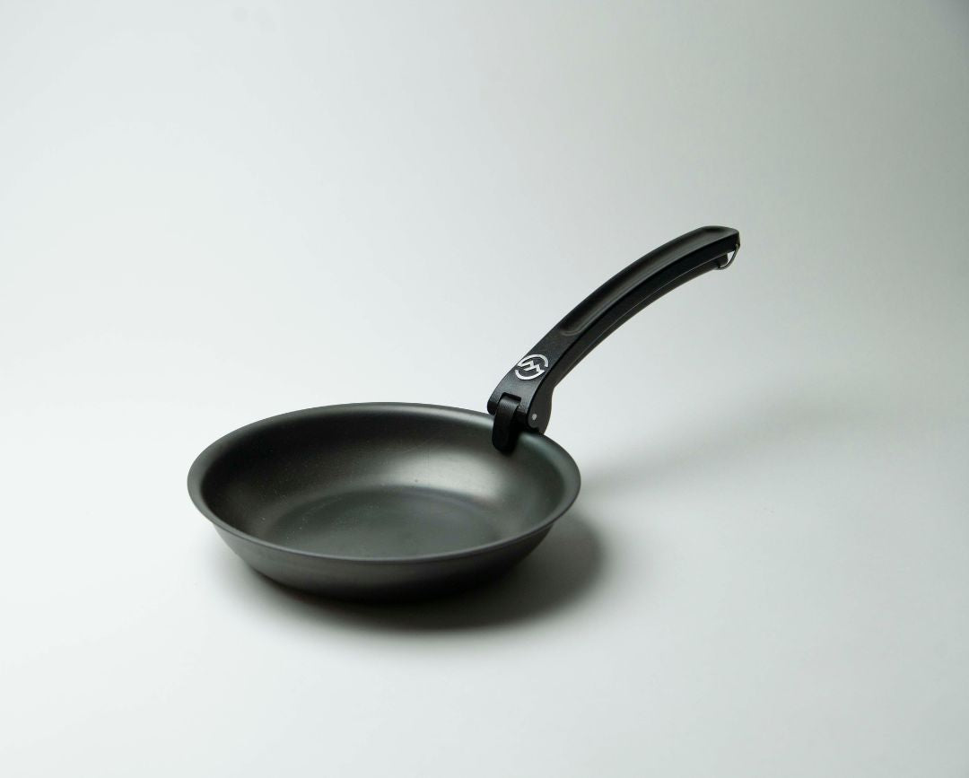 8" Everywhere Pan + Handle