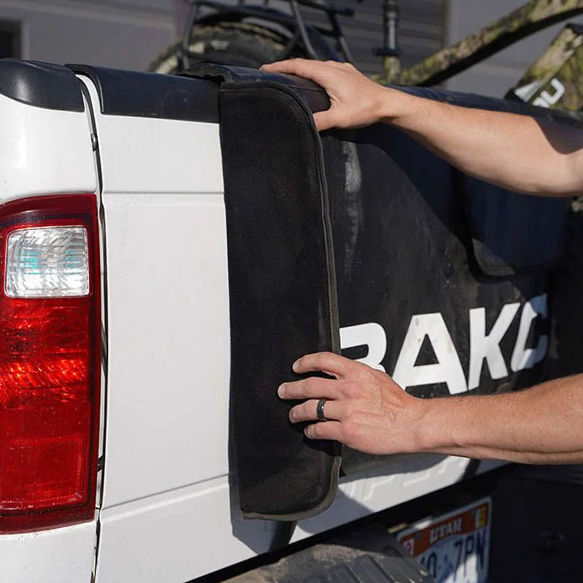 Bakcou Extendable Tailgate Pad