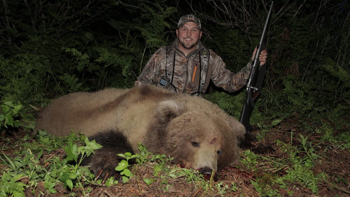 https://dropinblog.net/34241300/files/featured/Bear_Hunting_Tips.jpg