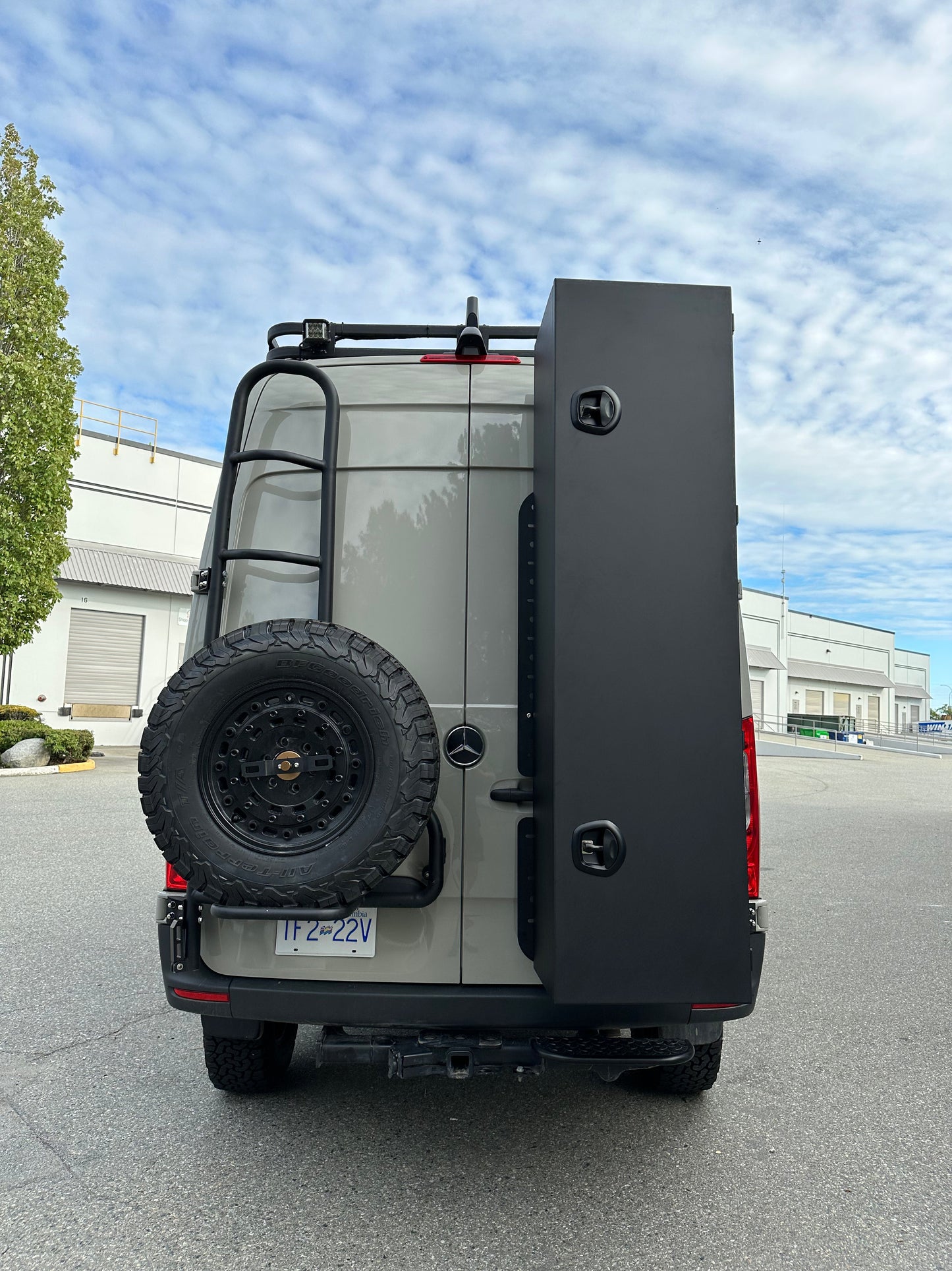 Trenta Aluminum Camper Van Ski & Multisport Storage Box