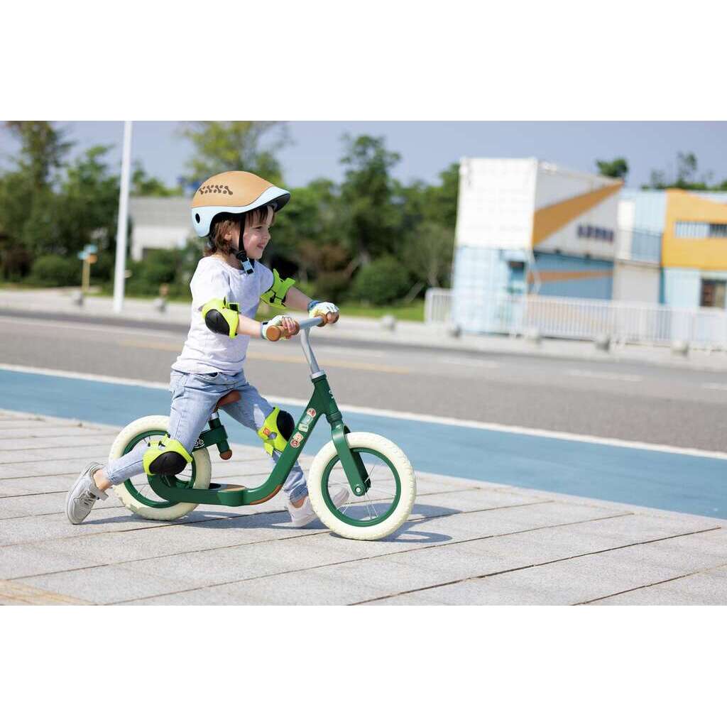 Hape Lightweight Adjustable Green Balance Bike for Kids 3+