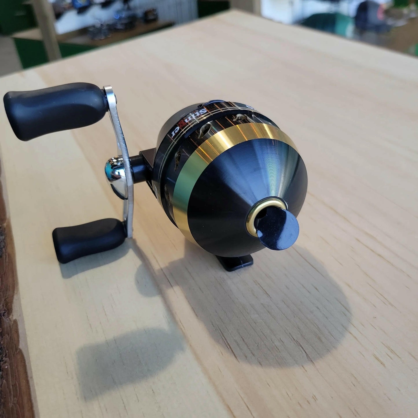 🍁Emery Stinger Spin Cast Reel
