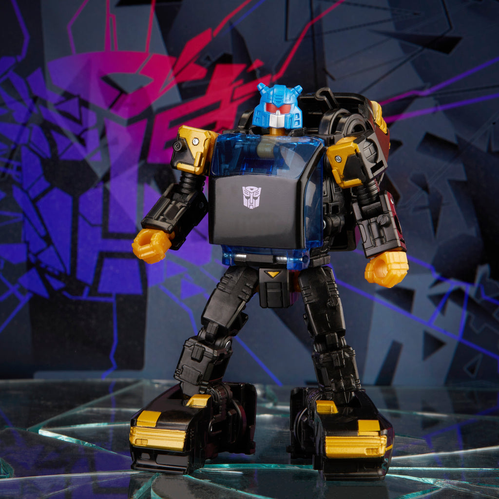 Transformers Generations Shattered Glass Collection Deluxe Class Autobot Goldbug (Sub-Par Packaging)
