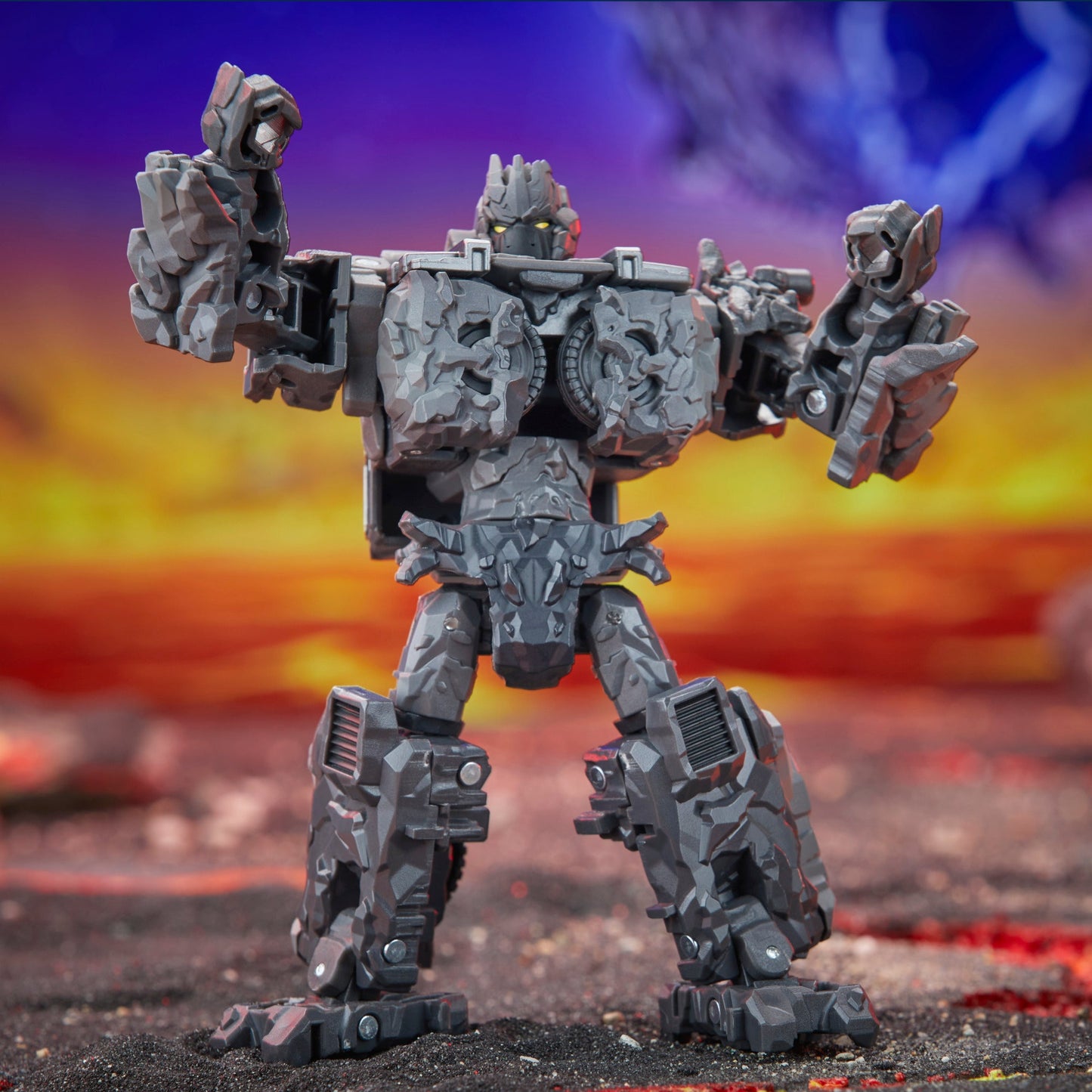 Transformers Legacy United - Deluxe Class - Infernac Universe Magneous