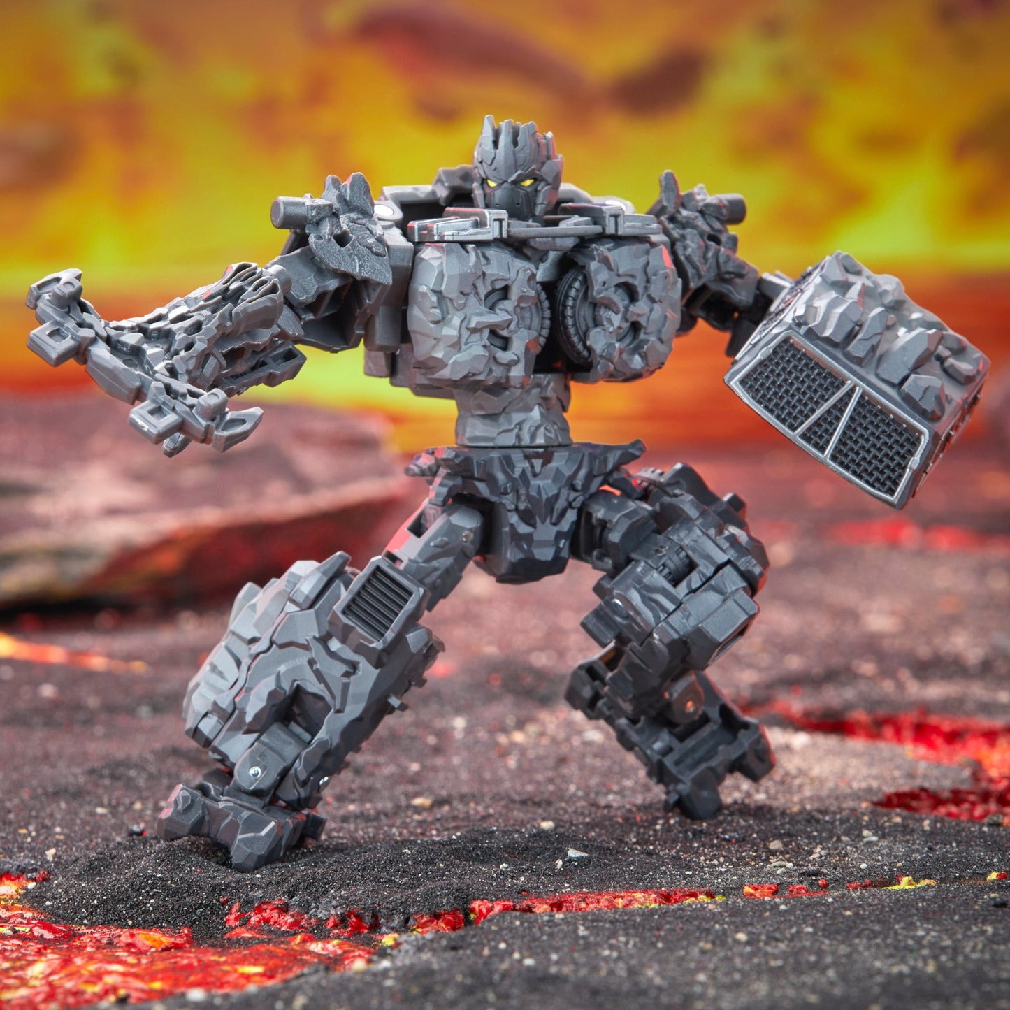 Transformers Legacy United - Deluxe Class - Infernac Universe Magneous