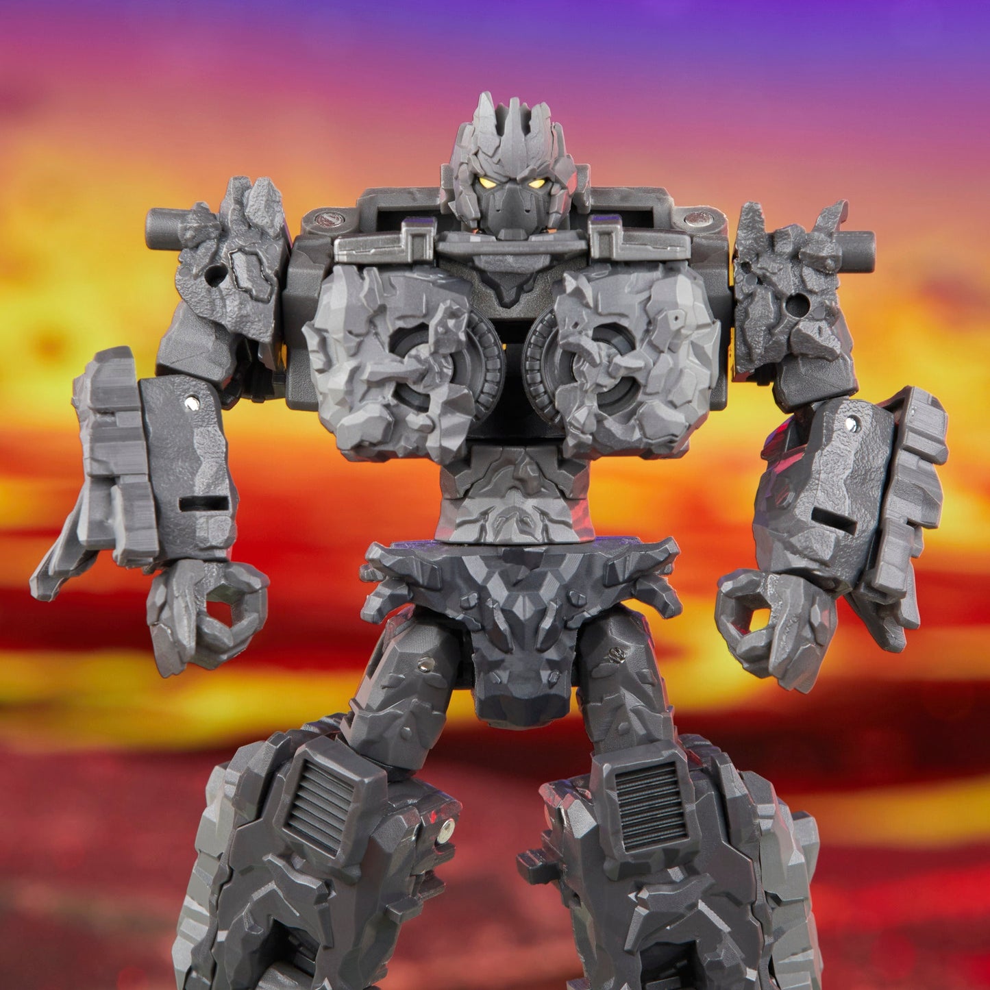Transformers Legacy United - Deluxe Class - Infernac Universe Magneous