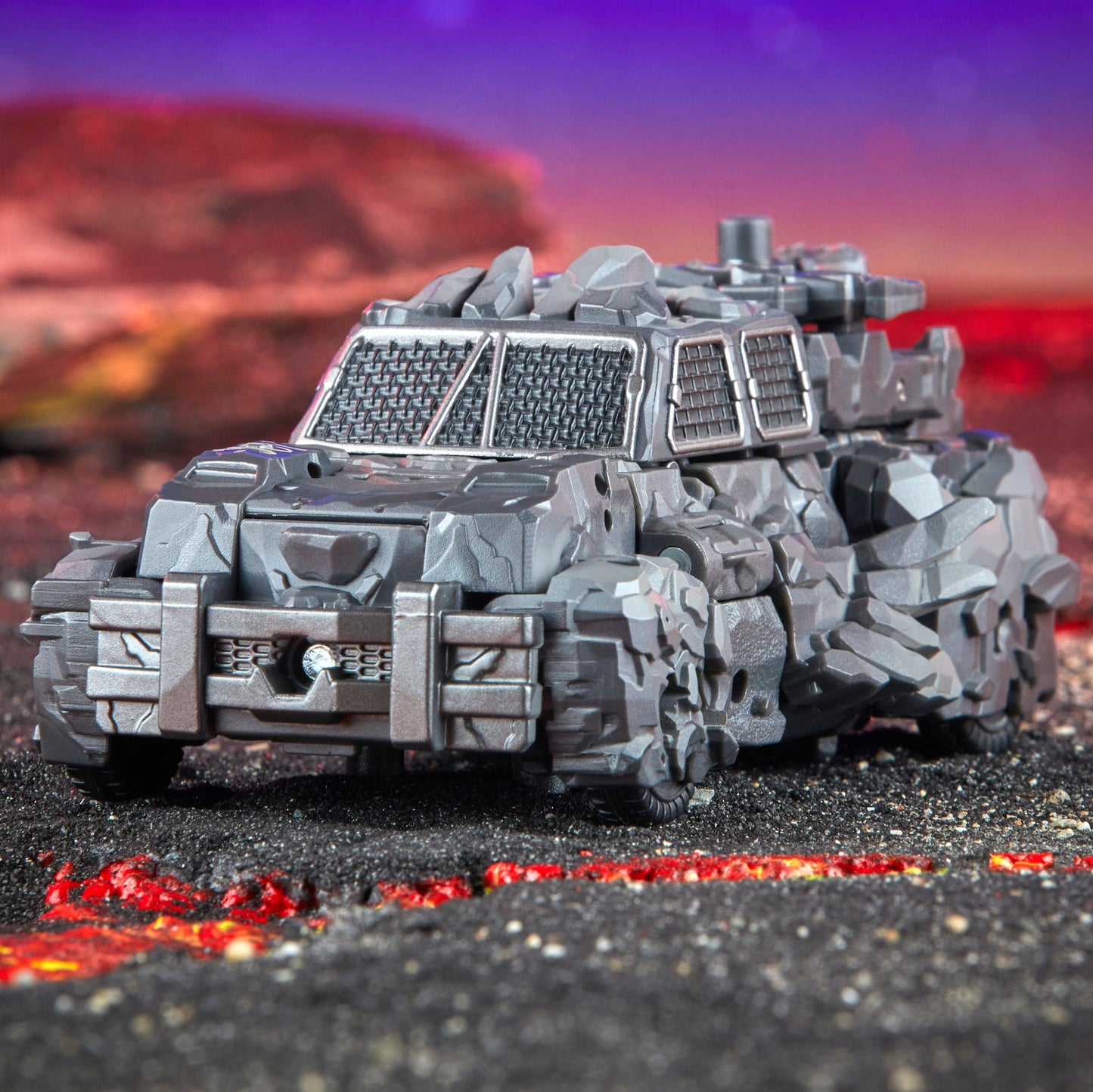 Transformers Legacy United - Deluxe Class - Infernac Universe Magneous