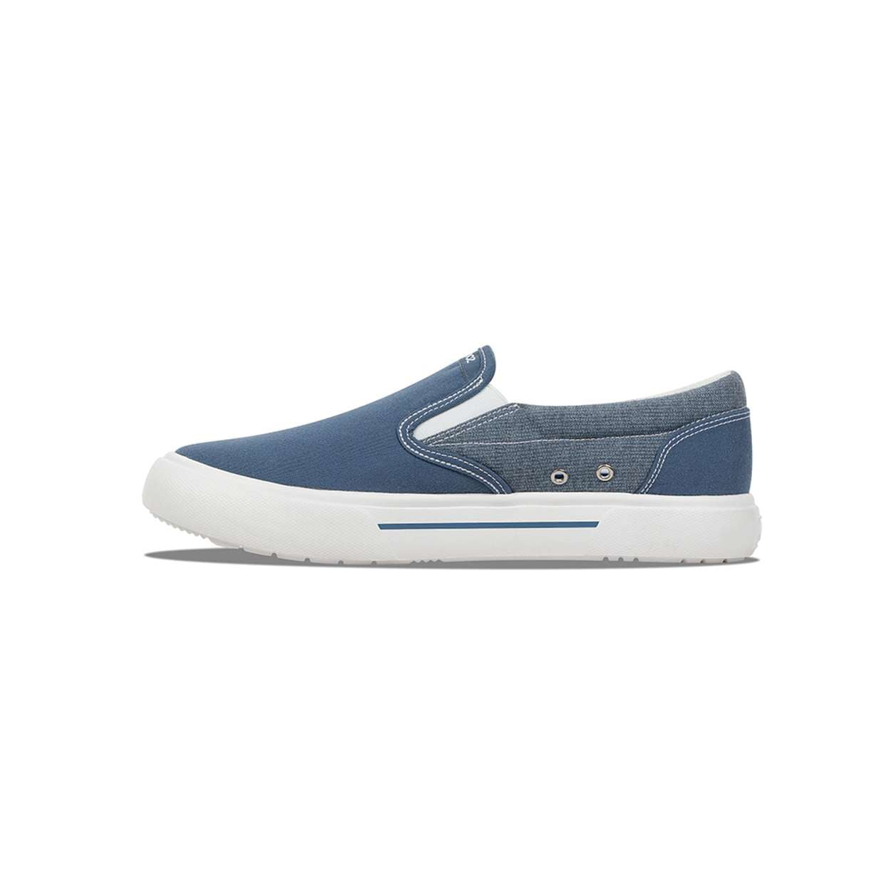 https://cdn.shopify.com/s/files/1/0784/3731/8951/files/Fishooz_Men_s_Sunbrella_Slip-On_Denim_04.jpg?v=1772487087